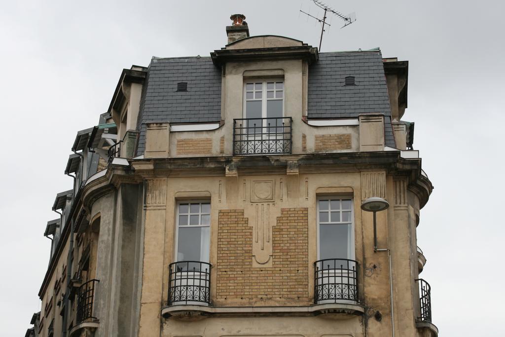 Apartamento Les Berceaux De La Cathedrale Reims Exterior foto
